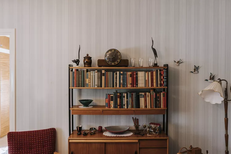 The Outdated Home Decor Designers Say You Should Definitely Throw Out While Spring Cleaning