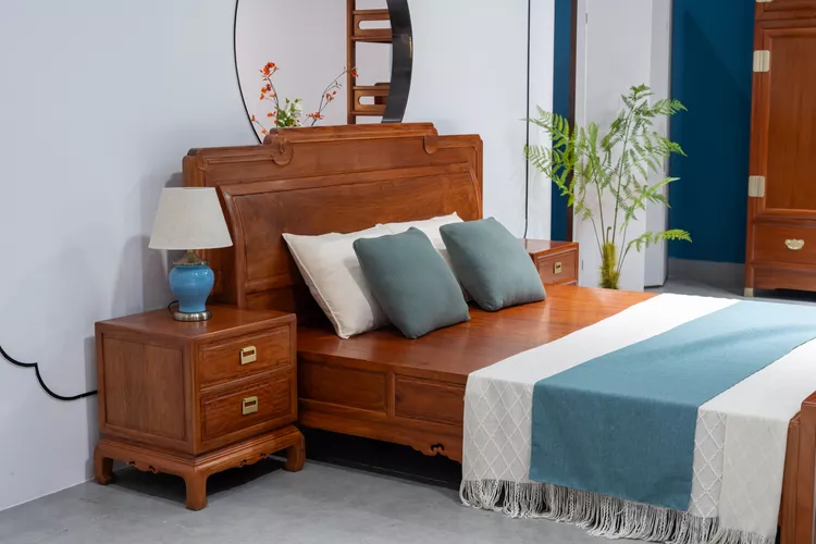 Designers Share 5 Bedroom Elements That Always Give Them the Ick (and What You Can Do Instead)