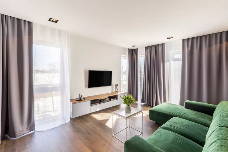 6 Outdated Curtain Trends Designers Want You to Avoid